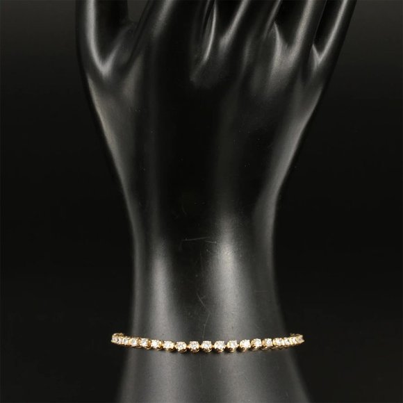 18K 3.00 CTW Diamond Line Bracelet - Picture 2 of 7
